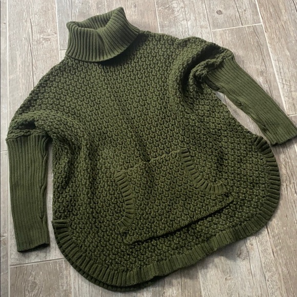 Charming Charlie Sweaters - Beautiful Moss Green Poncho-Style Sweater
